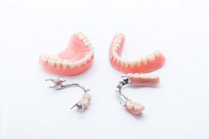 آکریل و دندان مصنوعی